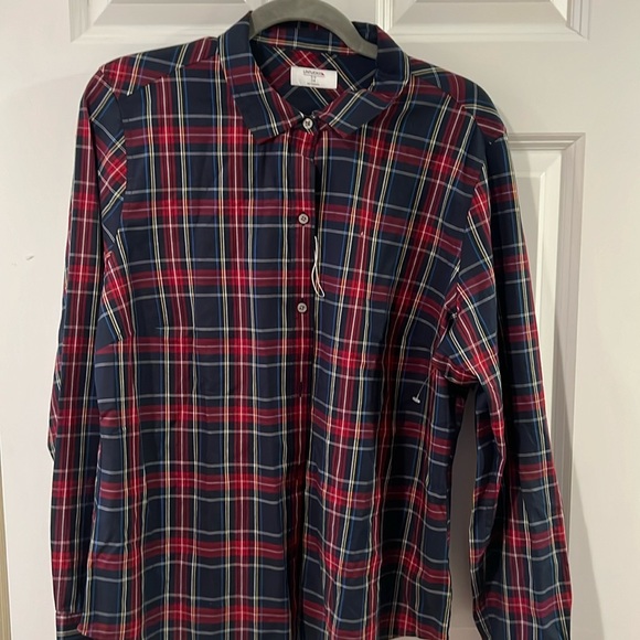 Untuckit Boys size 14, red black plaid with yellow and green. Never worn - Picture 1 of 4